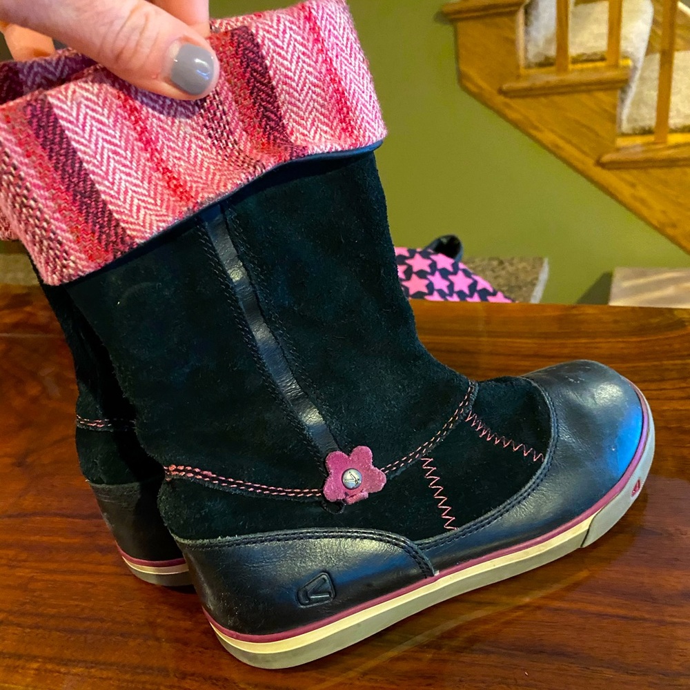Keen girls’ boots